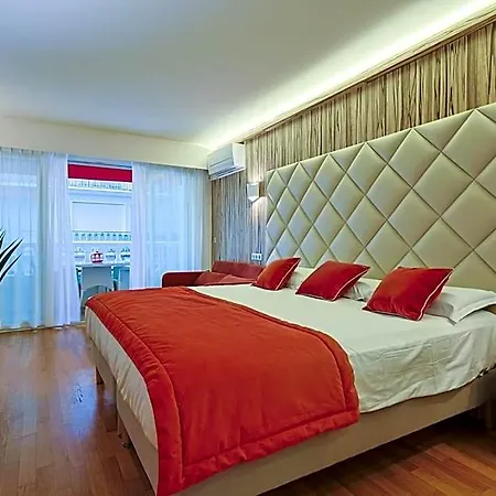 Le Fouquet's 4*