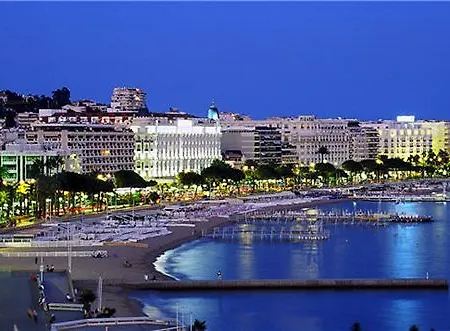 Le Fouquet's Otel